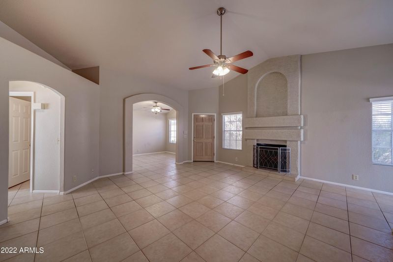 7611 W Oraibi Dr, Glendale, AZ 85308