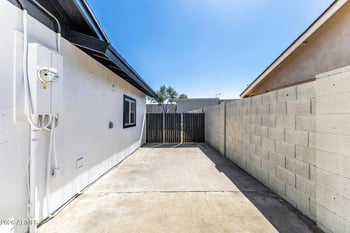 7613 Devonshire Ave, Phoenix, AZ 85033