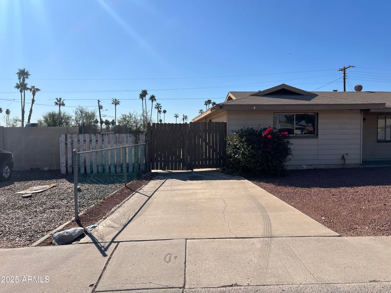 7615 W Palmaire Ave, Glendale, AZ 85303