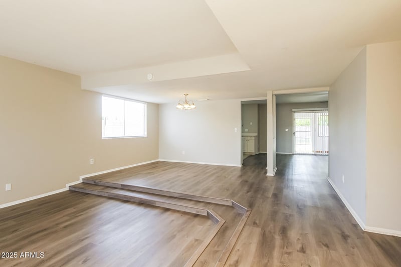 7616 44th Dr, Glendale, AZ 85301