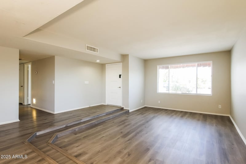 7616 44th Dr, Glendale, AZ 85301