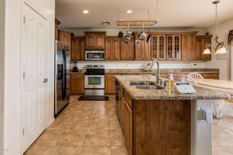 7616 S 70th Ln, Laveen, AZ 85339
