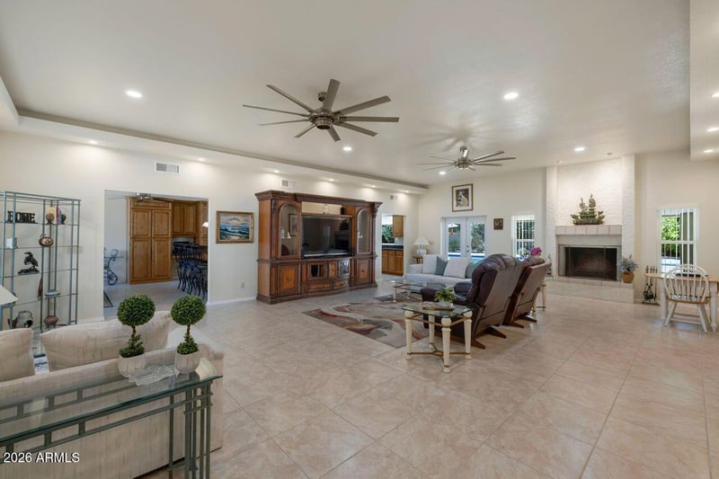 7618 W John Cabot Rd, Glendale, AZ 85308
