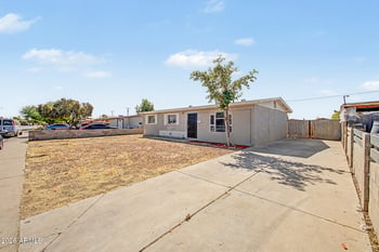 7619 W Clarendon Ave, Phoenix, AZ 85033