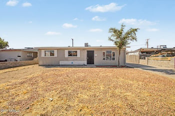 7619 Clarendon Ave, Phoenix, AZ 85033