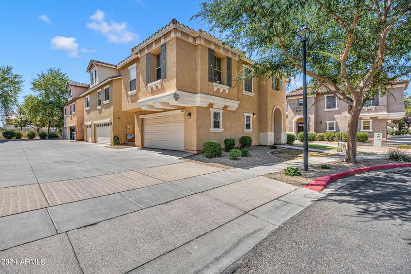 762 N Laguna Dr, Gilbert, AZ 85233
