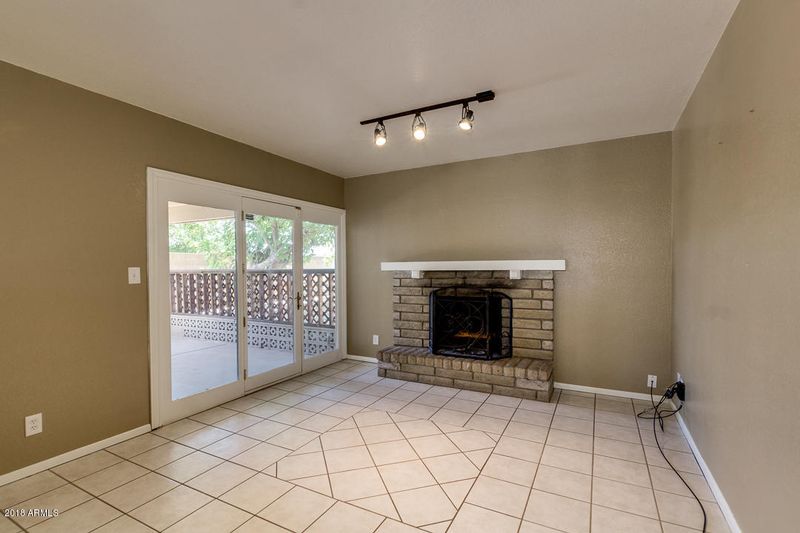 7620 W Heatherbrae Dr, Phoenix, AZ 85033