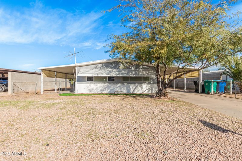 7622 E Garnet Ave, Mesa, AZ 85209