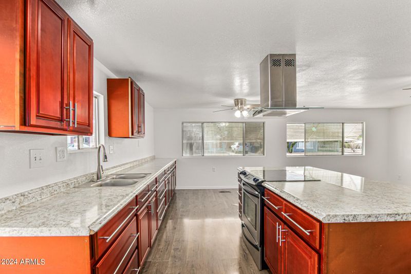7622 E Garnet Ave, Mesa, AZ 85209