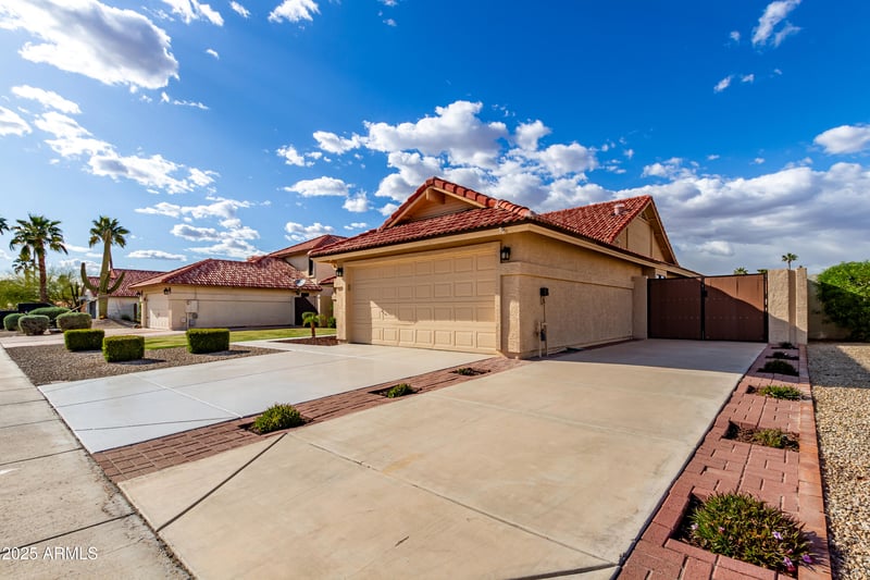 7626 Mcrae Way, Glendale, AZ 85308