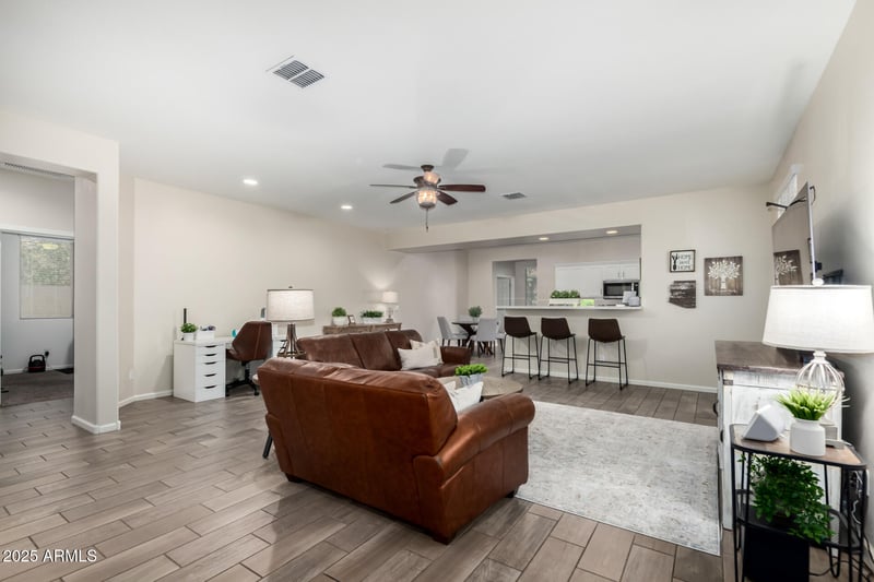 7628 Quail Track Dr, Peoria, AZ 85383