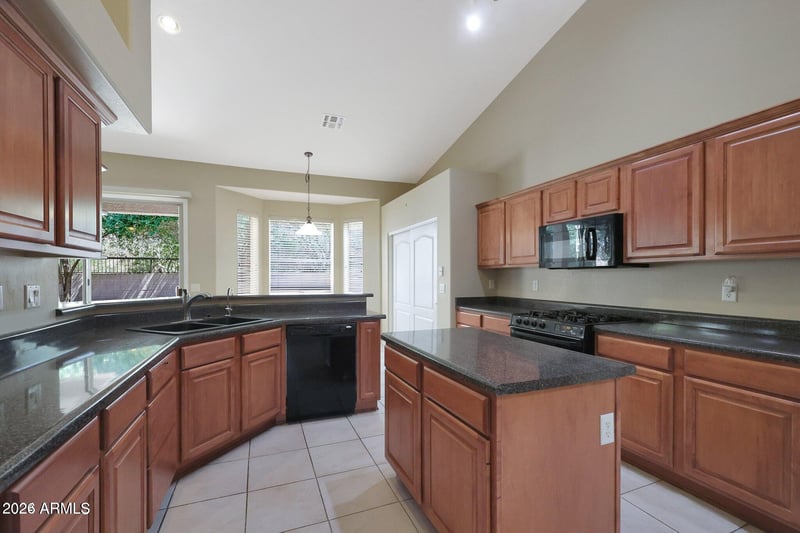 7632 E Snowdon Cir, Mesa, AZ 85207