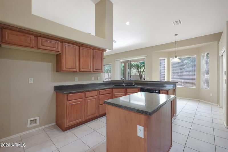 7632 E Snowdon Cir, Mesa, AZ 85207