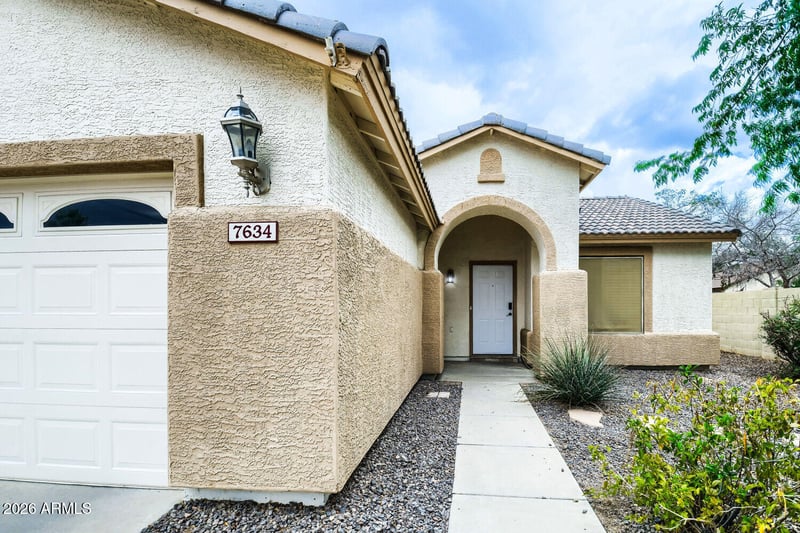7634 Dover St, Mesa, AZ 85207