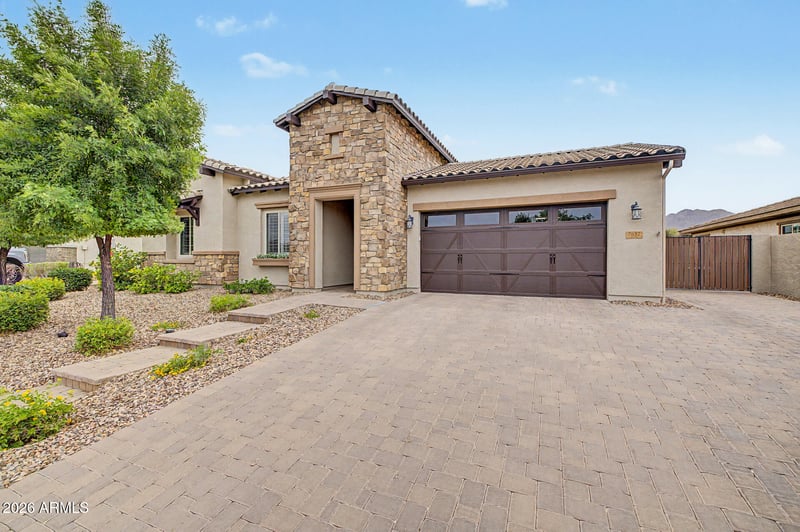 7637 Barlow Dr, Gilbert, AZ 85298