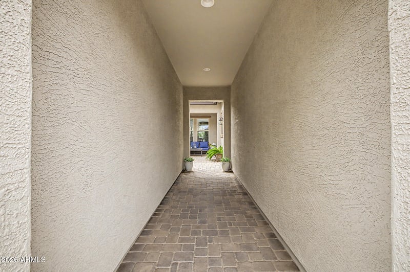 7637 Barlow Dr, Gilbert, AZ 85298
