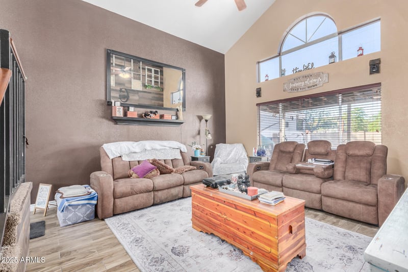 7638 Shaw Butte Dr, Peoria, AZ 85345