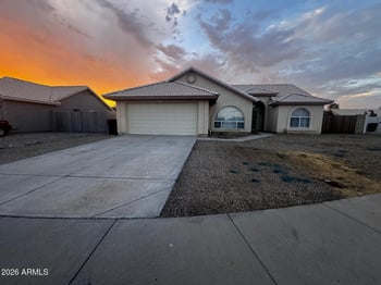 7638 Jenan Dr, Peoria, AZ 85345