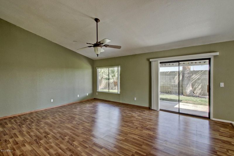 7638 W North Ln, Peoria, AZ 85345