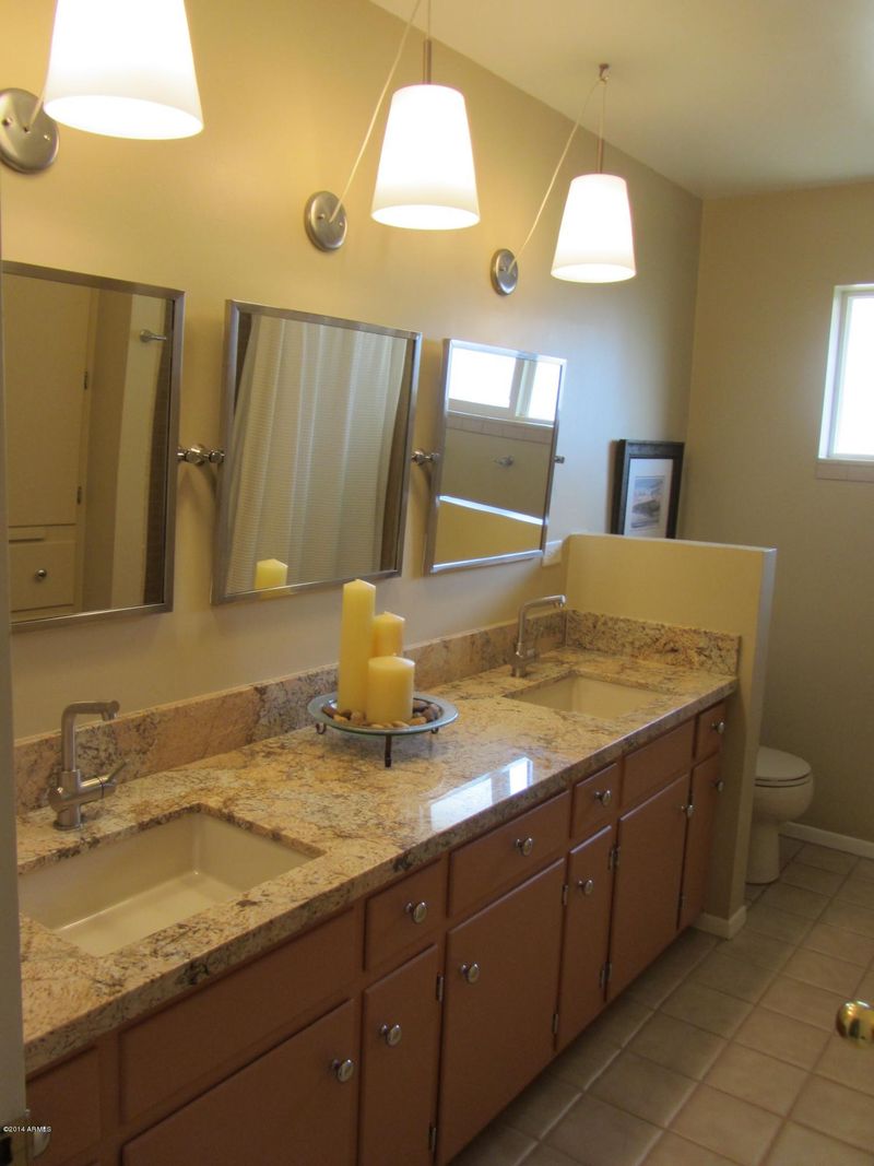 7640 N 10th Ave, Phoenix, AZ 85021