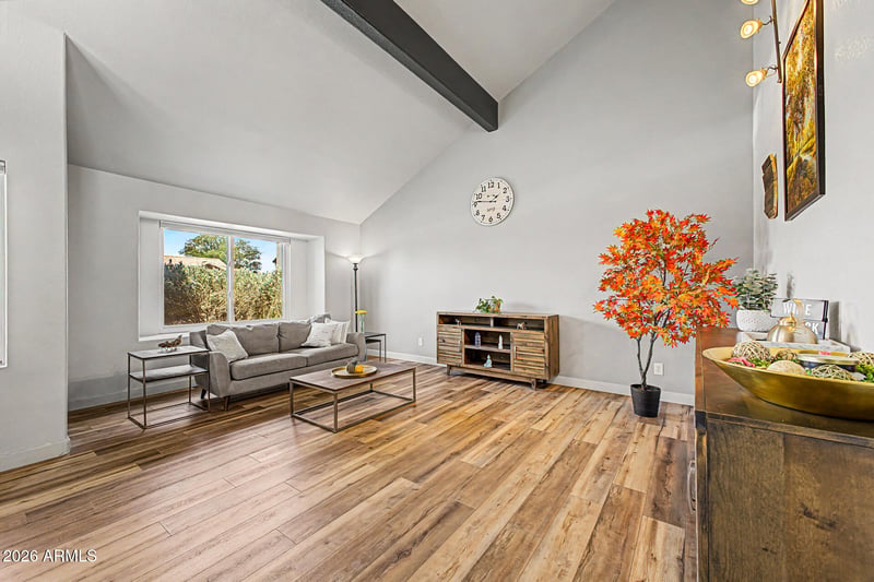 7641 Maui Ln, Peoria, AZ 85381