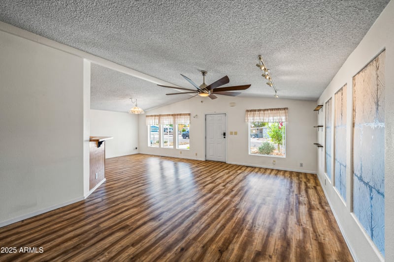 7642 Holmes Ave, Mesa, AZ 85209