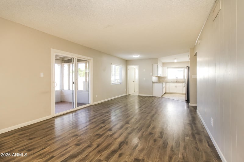 7642 46th Ave, Glendale, AZ 85301