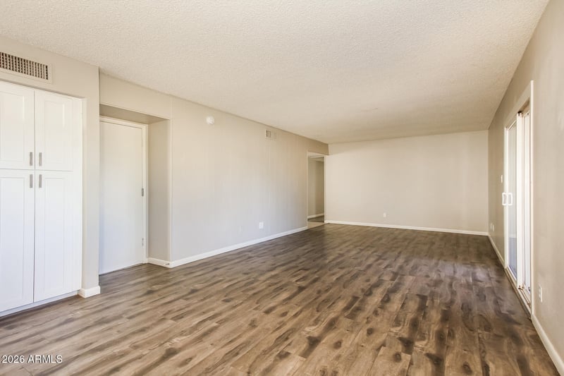 7642 46th Ave, Glendale, AZ 85301