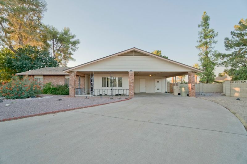 7649 N 46th Dr, Glendale, AZ 85301