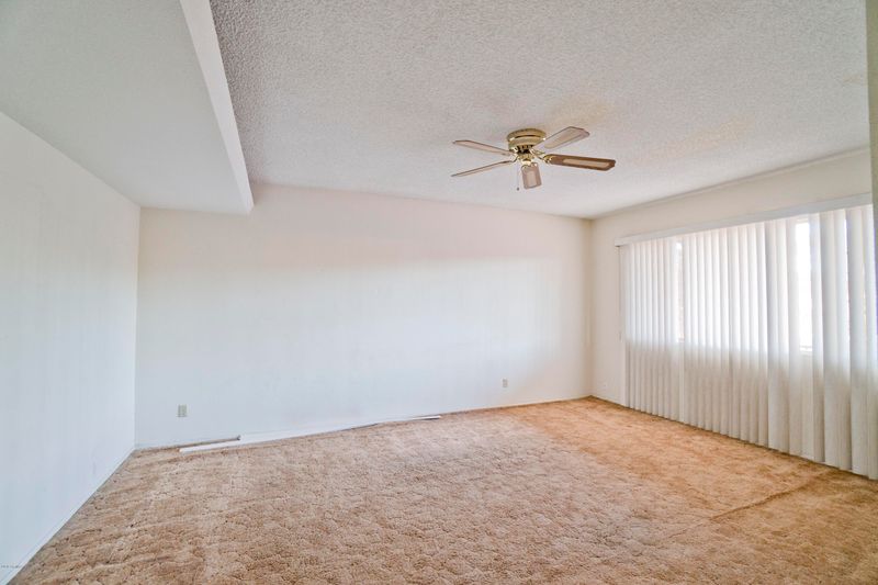 7649 N 46th Dr, Glendale, AZ 85301