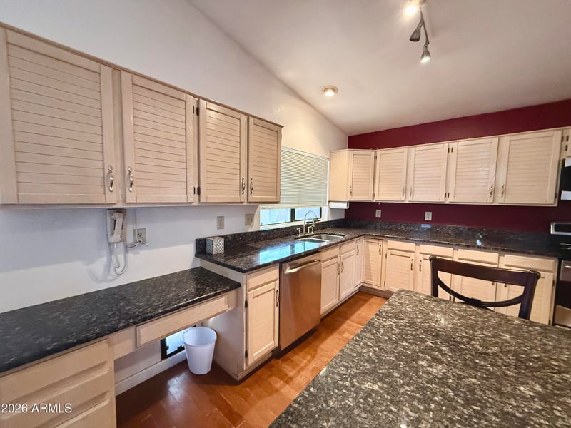 7649 Aster Dr, Peoria, AZ 85381