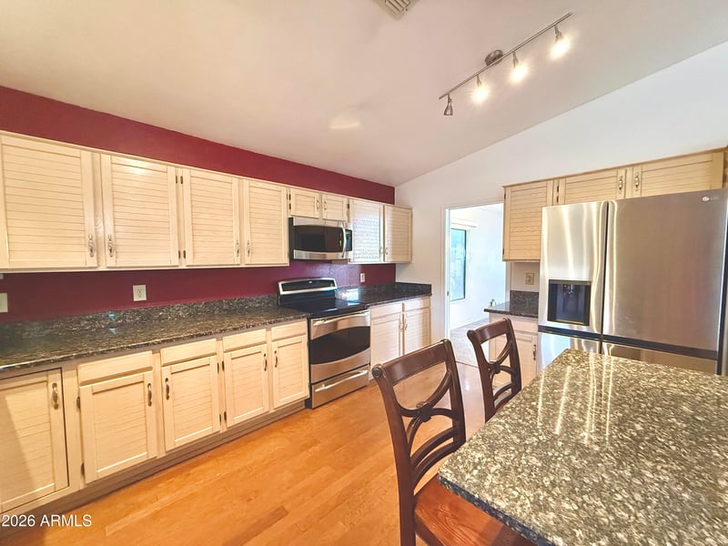 7649 Aster Dr, Peoria, AZ 85381