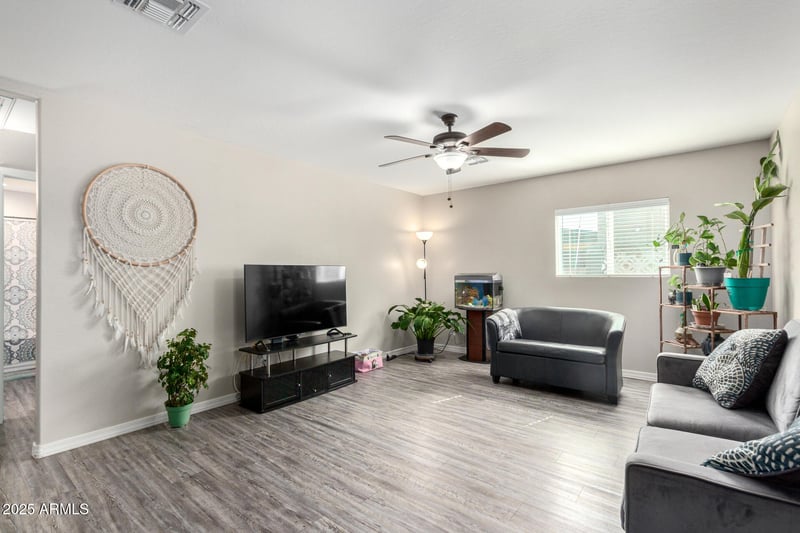 7649 Whitton Ave, Phoenix, AZ 85033