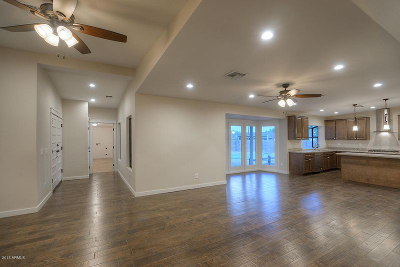 7655 E Cactus Rd, Scottsdale, AZ 85260