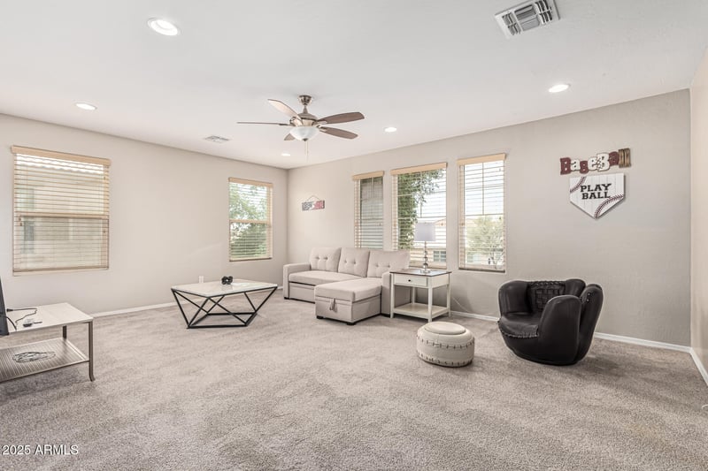 7657 Debra Dr, Gilbert, AZ 85298