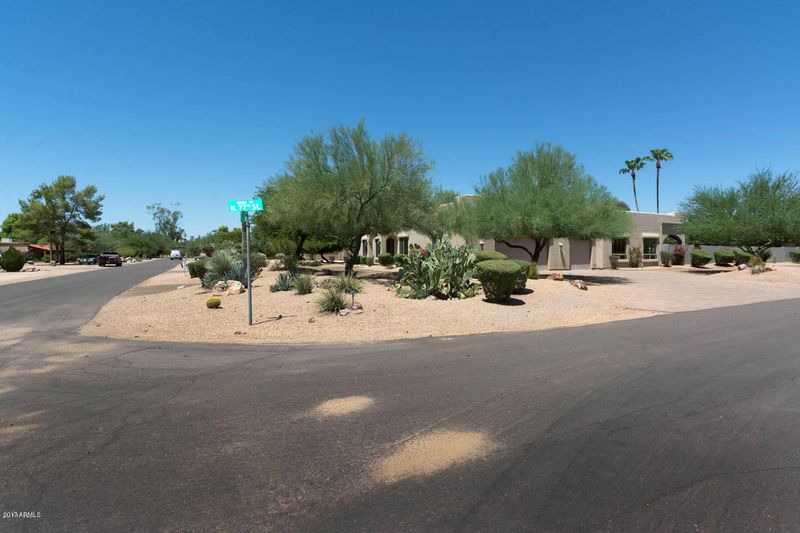 7668 E Wood Dr, Scottsdale, AZ 85260