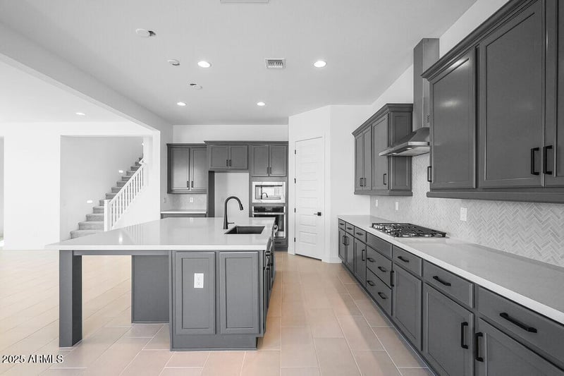 7670 Crabapple Dr, Peoria, AZ 85383