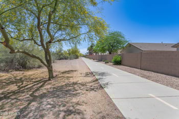 7670 Sands Dr, Peoria, AZ 85383