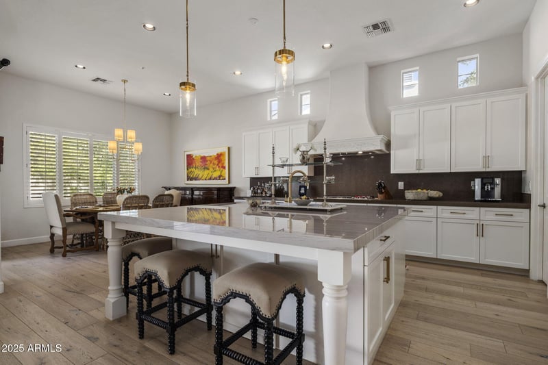 7672 Solano Dr, Scottsdale, AZ 85250