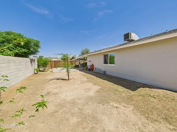 7676 Sells Dr, Phoenix, AZ 85033