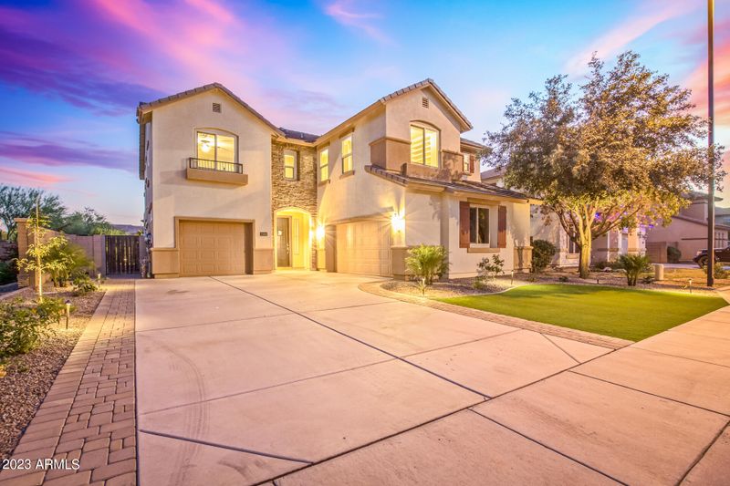 769 E Lovebird Ln, Gilbert, AZ 85297