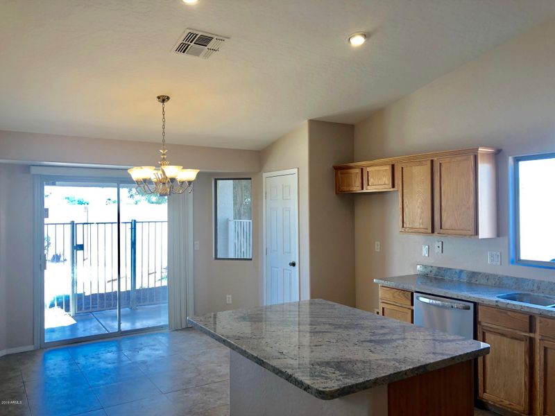 7694 N 54th Ln, Glendale, AZ 85301
