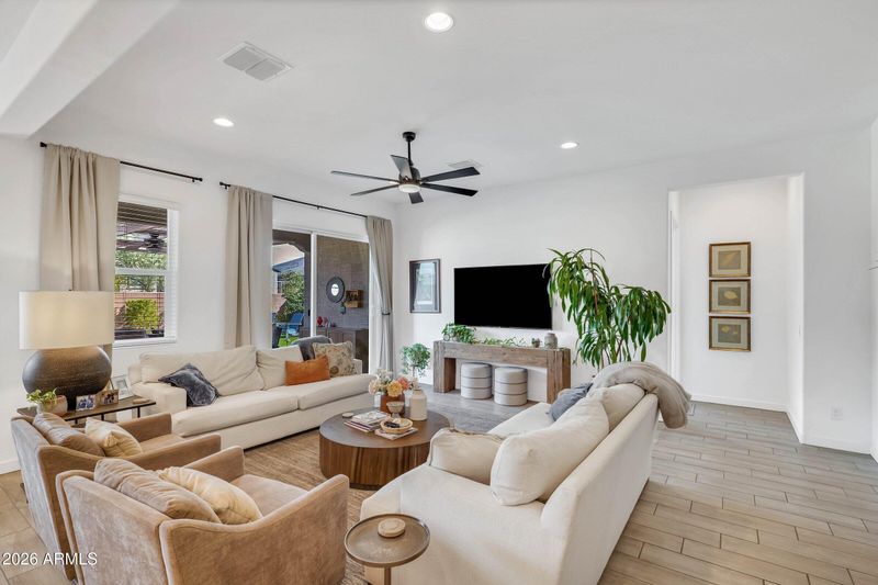 7696 W Honeysuckle Dr, Peoria, AZ 85383