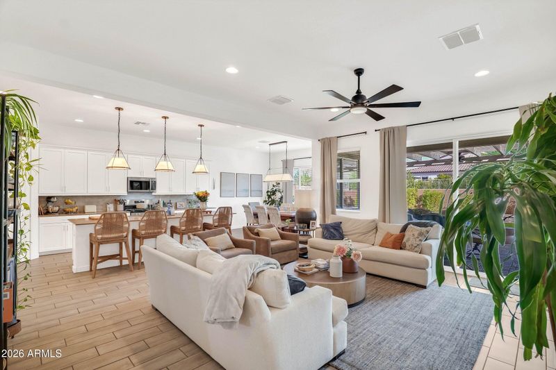 7696 W Honeysuckle Dr, Peoria, AZ 85383
