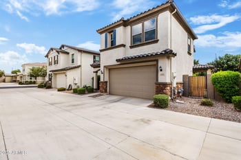 77 Constitution Dr, Gilbert, AZ 85296