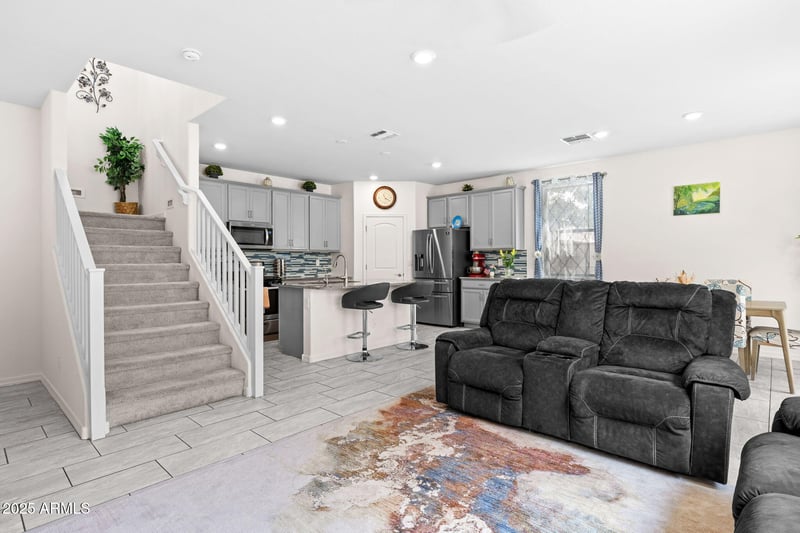 77 Constitution Dr, Gilbert, AZ 85296