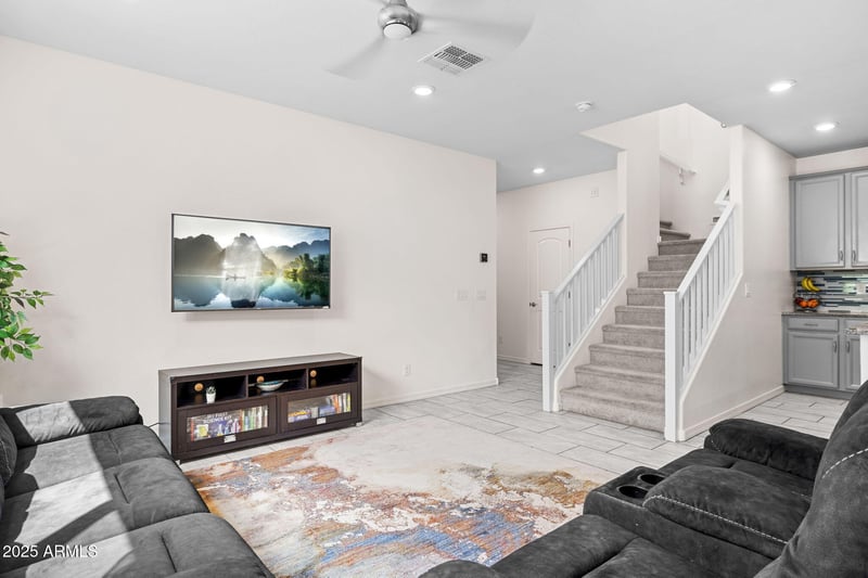 77 Constitution Dr, Gilbert, AZ 85296