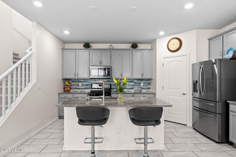 77 Constitution Dr, Gilbert, AZ 85296