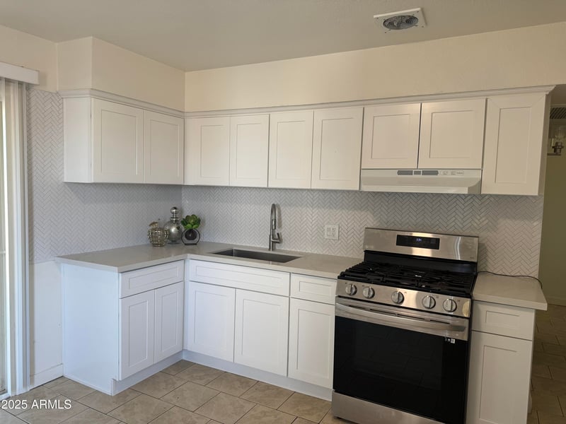 7701 Crittenden Ln, Phoenix, AZ 85033