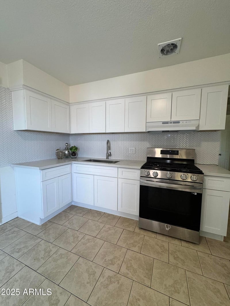 7701 Crittenden Ln, Phoenix, AZ 85033